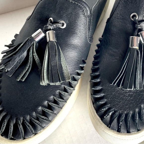 J Slides Aztec Slides with Tassels - Picture 2 of 7